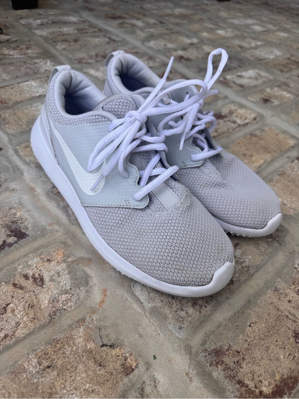 Light Gray Women's Nike golf shoes 9.5